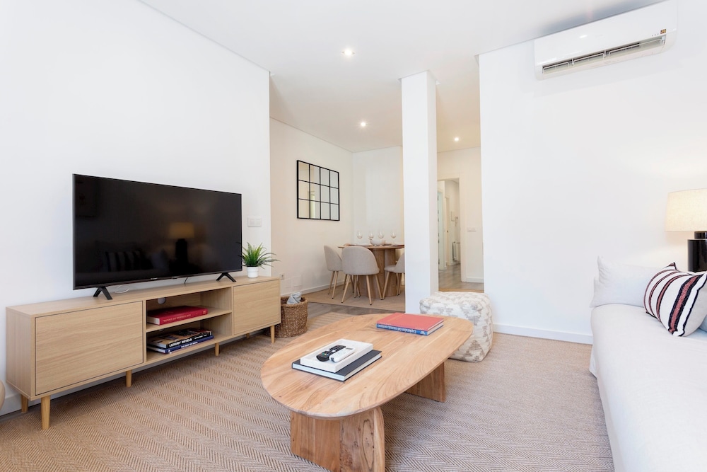 Exclusive 4BD Apartment. Abada