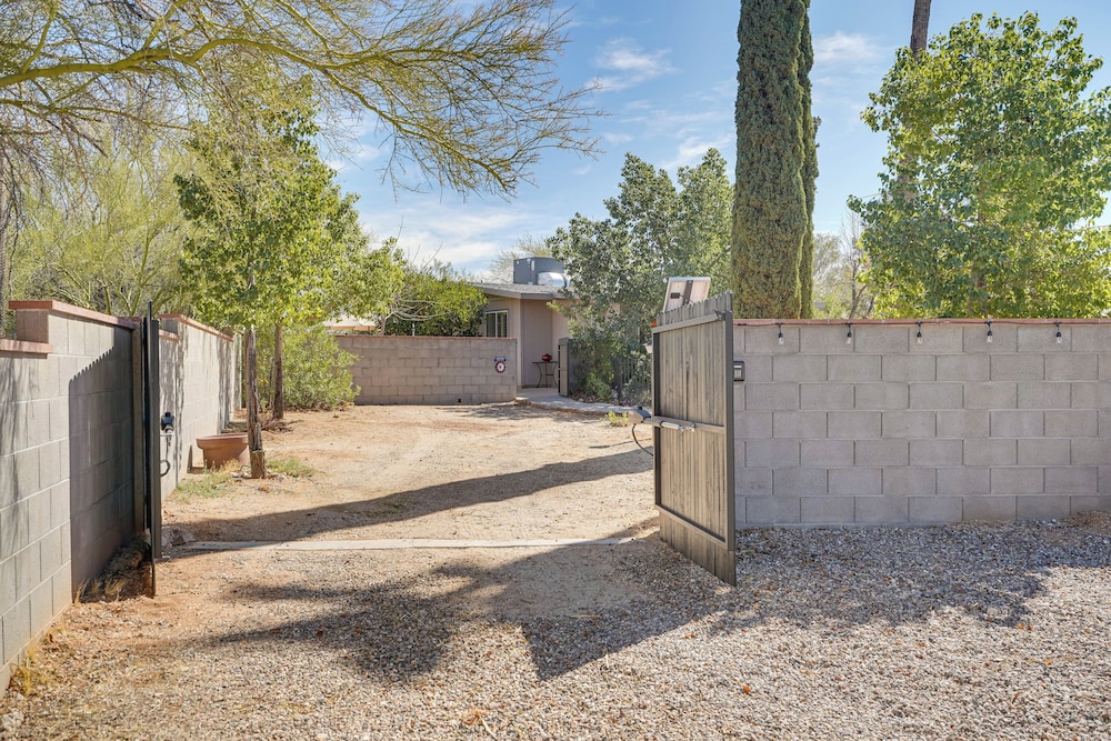 Private Oro Valley Home w/ 130 Mi Bike Path Nearby