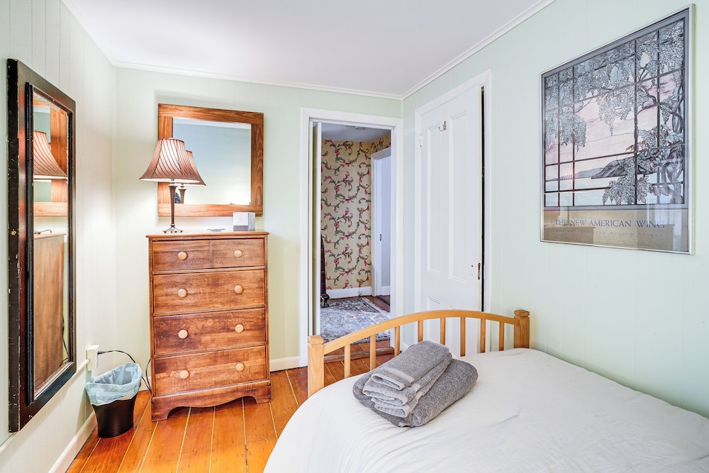 1 Mi to Beach: Manchester-by-the-sea Retreat!