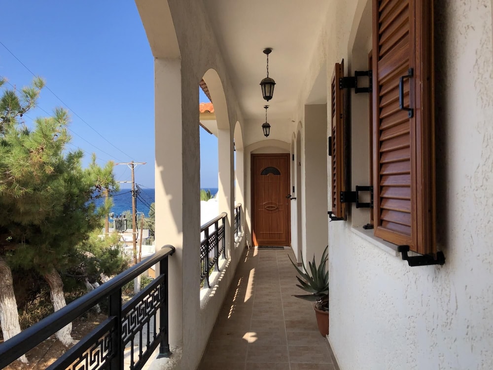 Nikos Apartments A8 in Gialiskari view 5