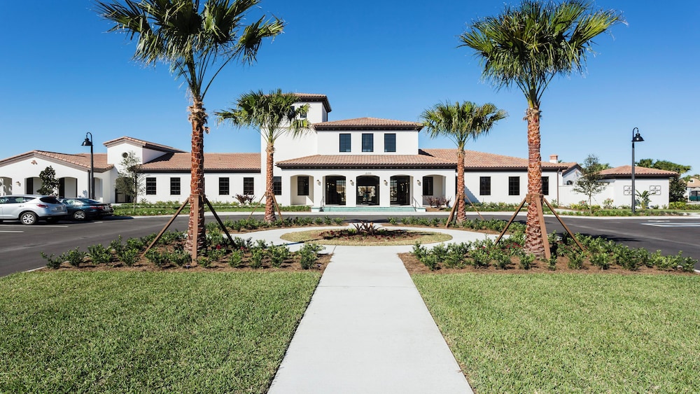 Ultimate 8BR Family Fun in Resort Near Disney!