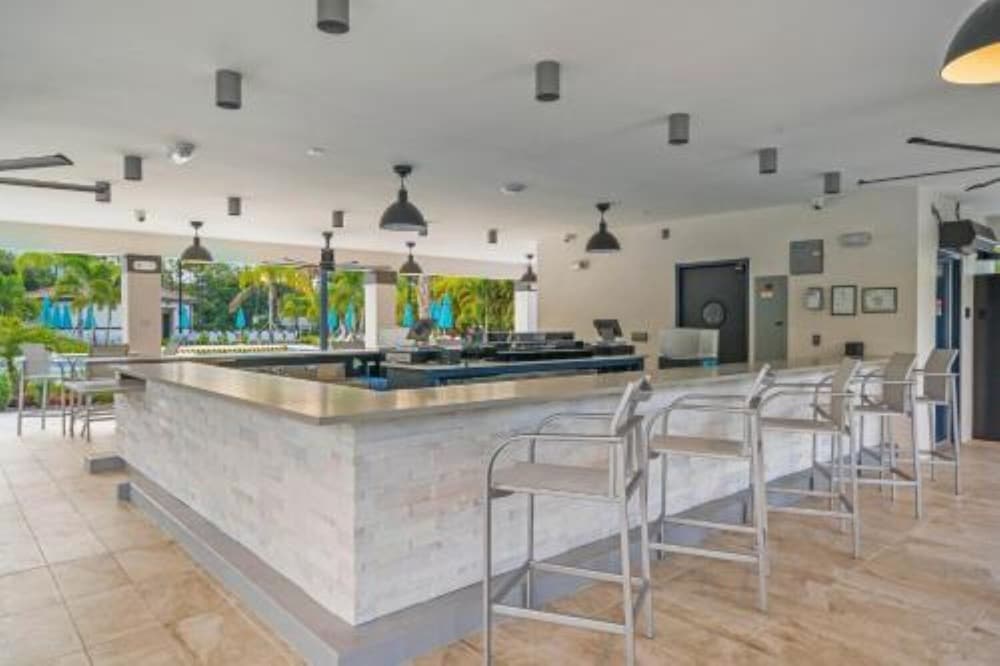Vista Cay Swanky