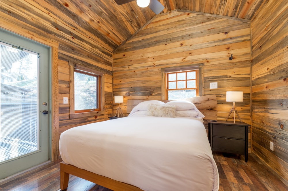 Asheville River Cabins
