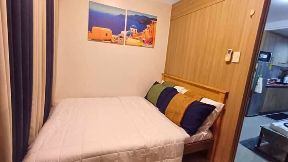The Golden Shore Suites