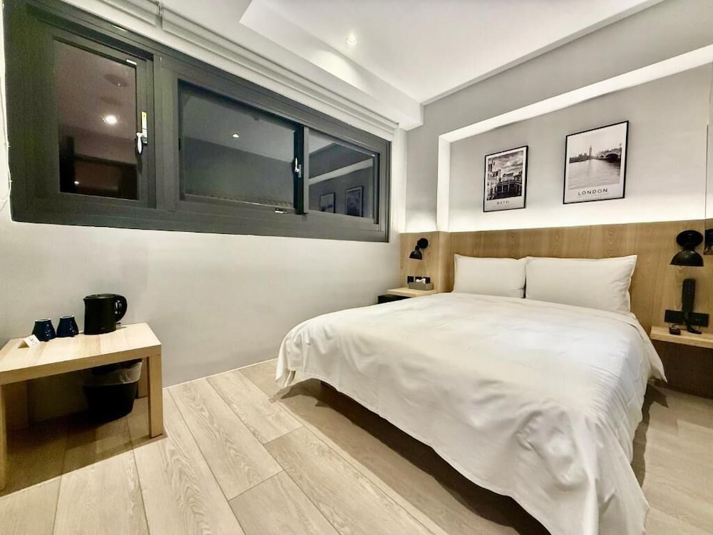 N2 Hotel