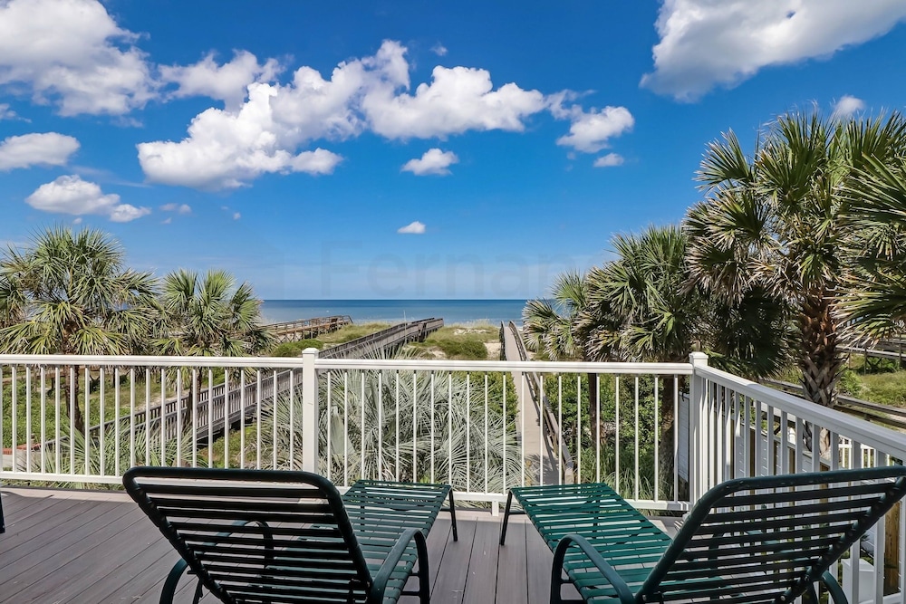Fernandina Beach Vacations - Dog Friendly Oceanfront Beach House by RedAwning - Property Image 42