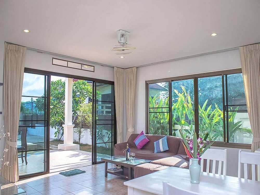 Baan Dork Bua Villa