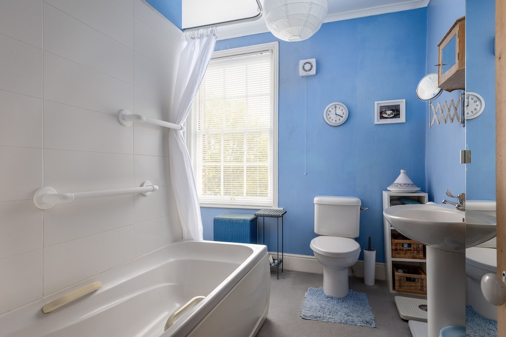 3Bd Victorian Townhouse Near Norfolk Broads 4A, 2C