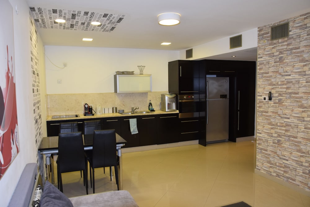La Palmora Suites