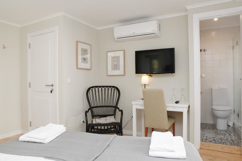 Flores Guest House