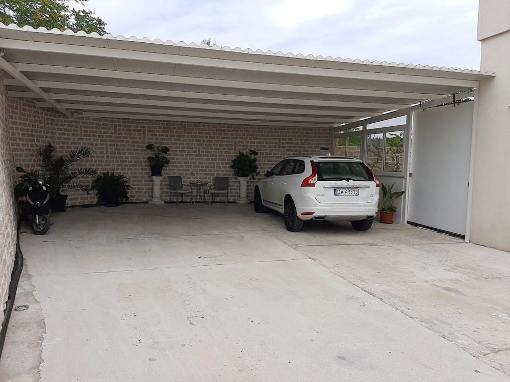 Slavica - With Pool - H