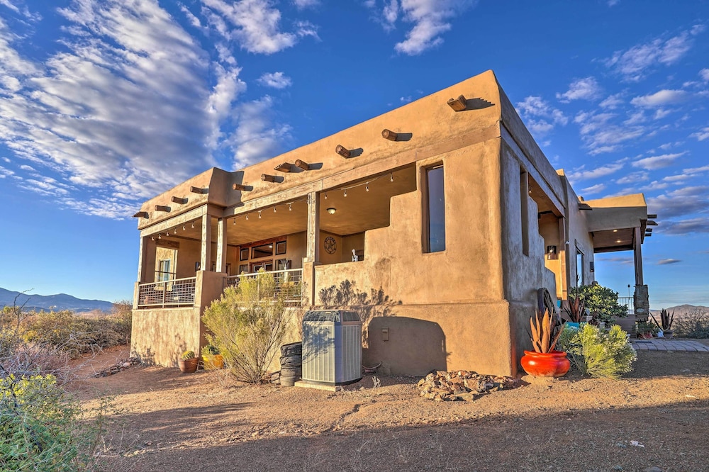 Mountain Views & Grill Space: Adobe Arizona Home view 2