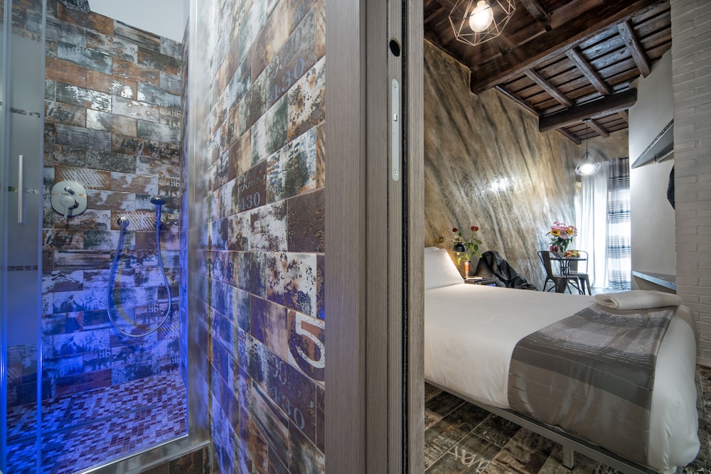 StarHome NAVONA