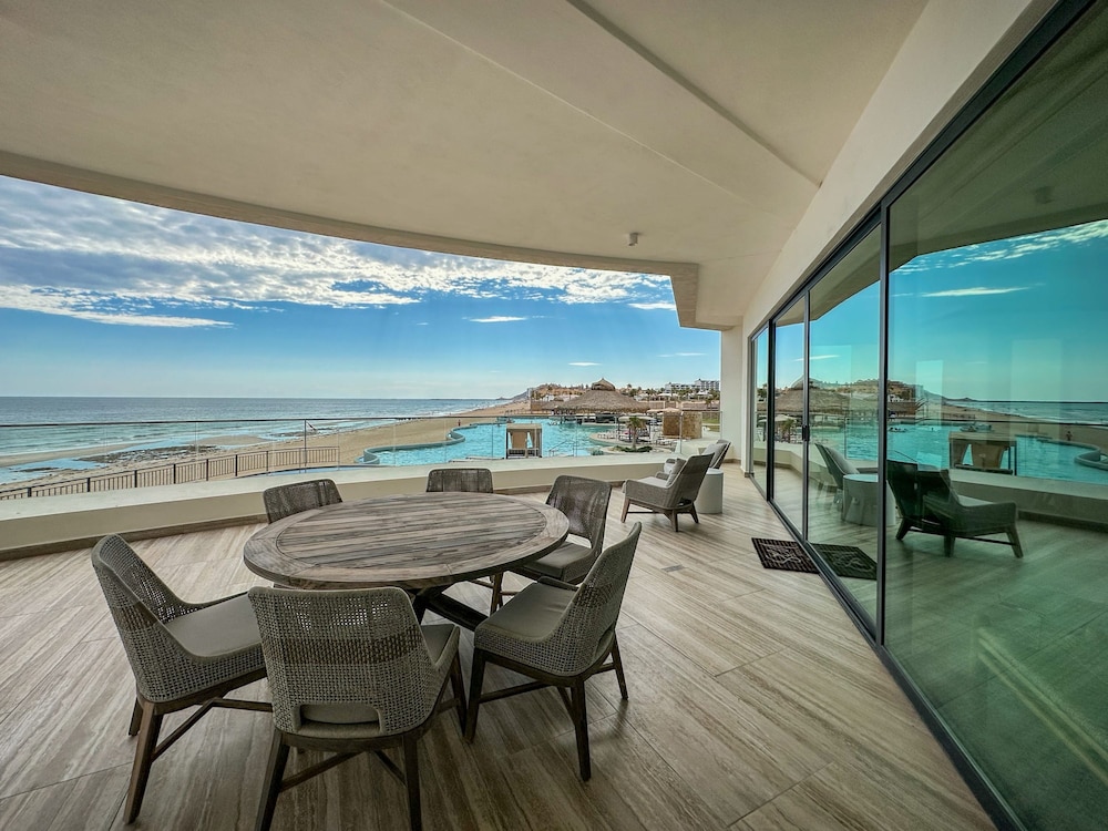 3BR Ground Floor Condo With Direct Pool Access
