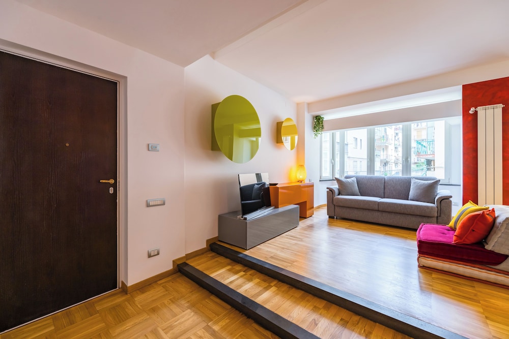 Fresh and Trendy Flat at Vomero