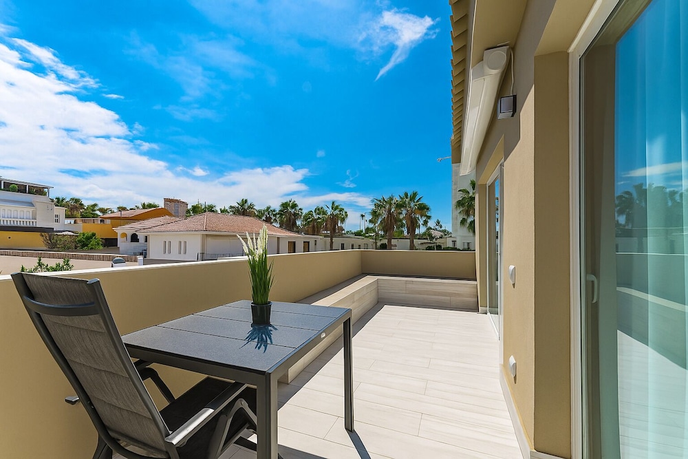 BAL Apartments - Adults Only