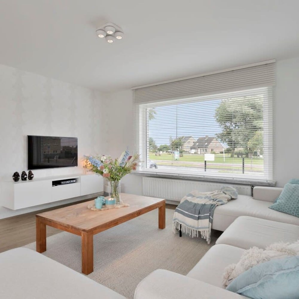 Spacious Bungalow With Garden Near the Beach sea