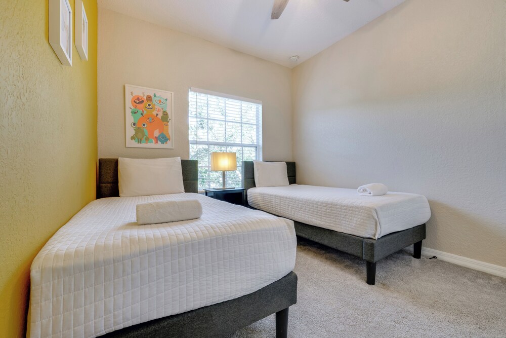 Explore WDW From Coral Cay Resort! Home w/ Lanai