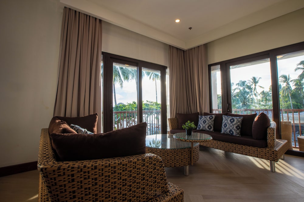 Alima ARQ Beach Resort