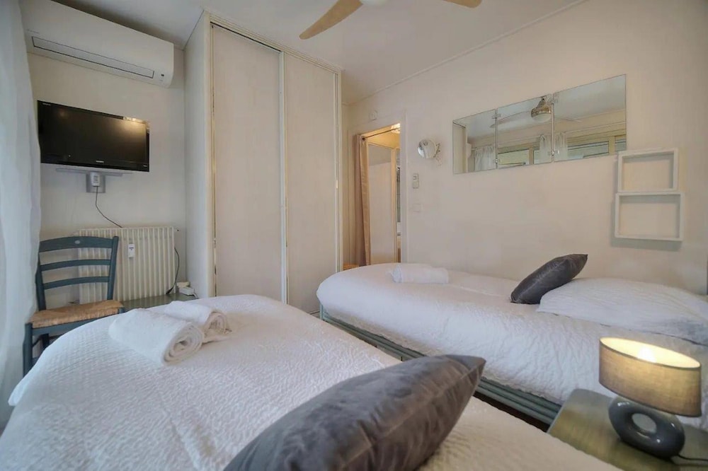One Bed Apt in the Center of Cannes - 2198