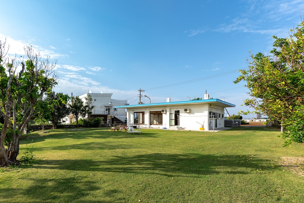 Green Beach le Island