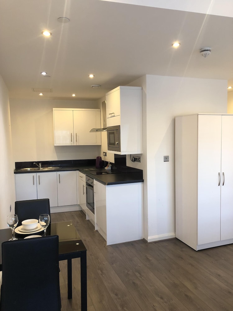 Fox House, Studio Apartments