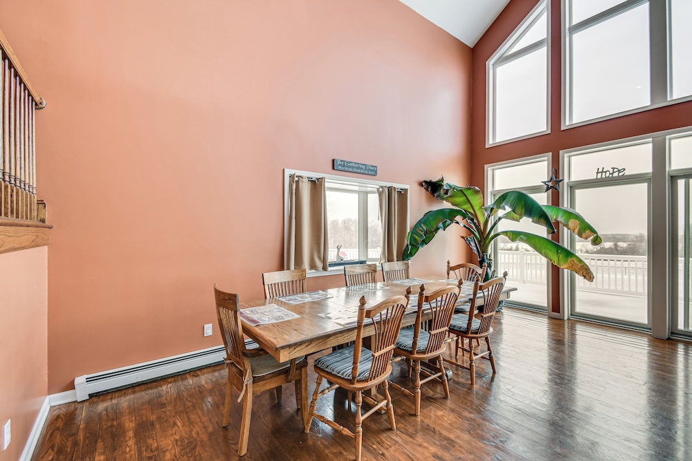The Gathering Place: Rushville Home w/ Hot Tub