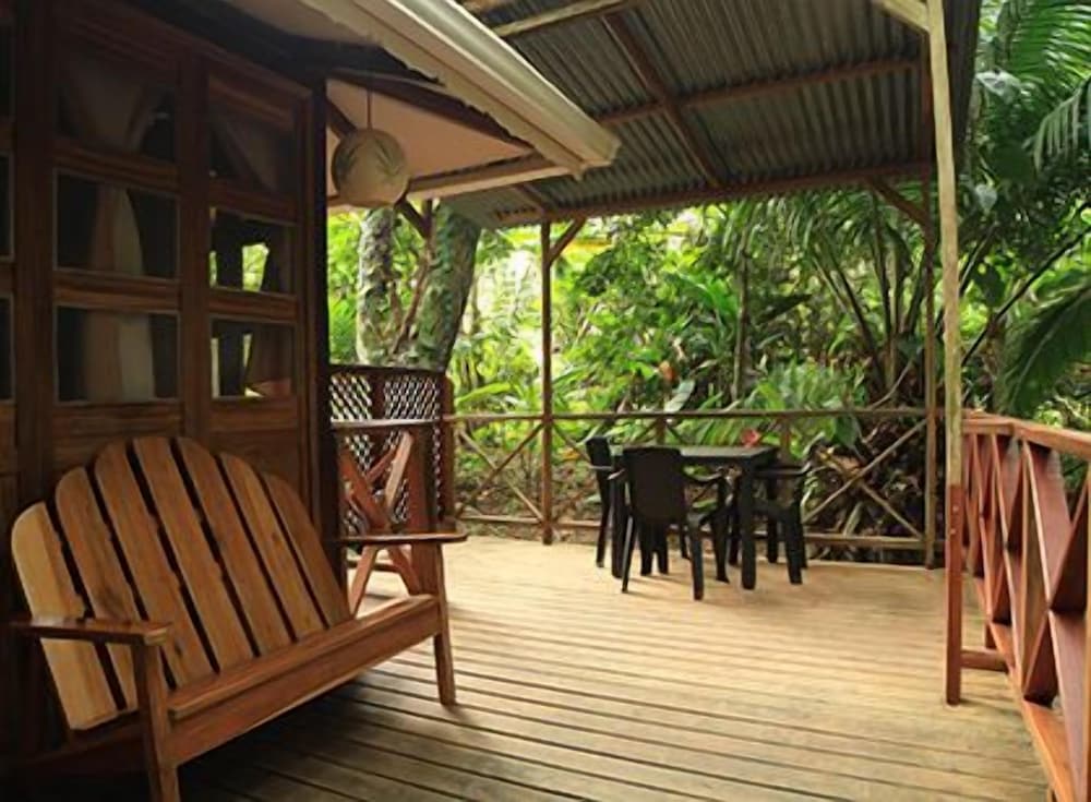 Pachamama Jungle River Lodge