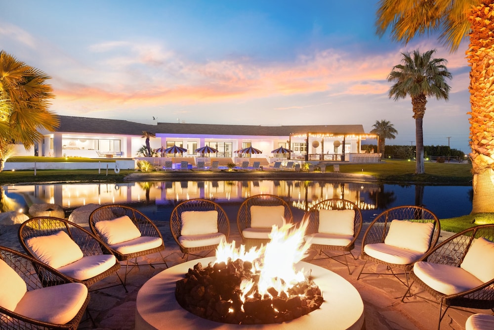 Buena Vista by Avantstay Massive Outdoor Oasis w/ Pool, Spa Firepit! - Property Image 19