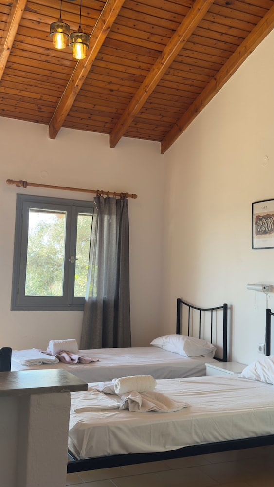 Olga's Sea View Studios -500m from Ipsos