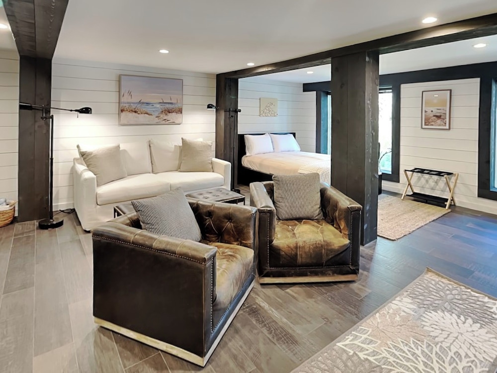 Ocean Commotion by Distinctive Beach Rentals