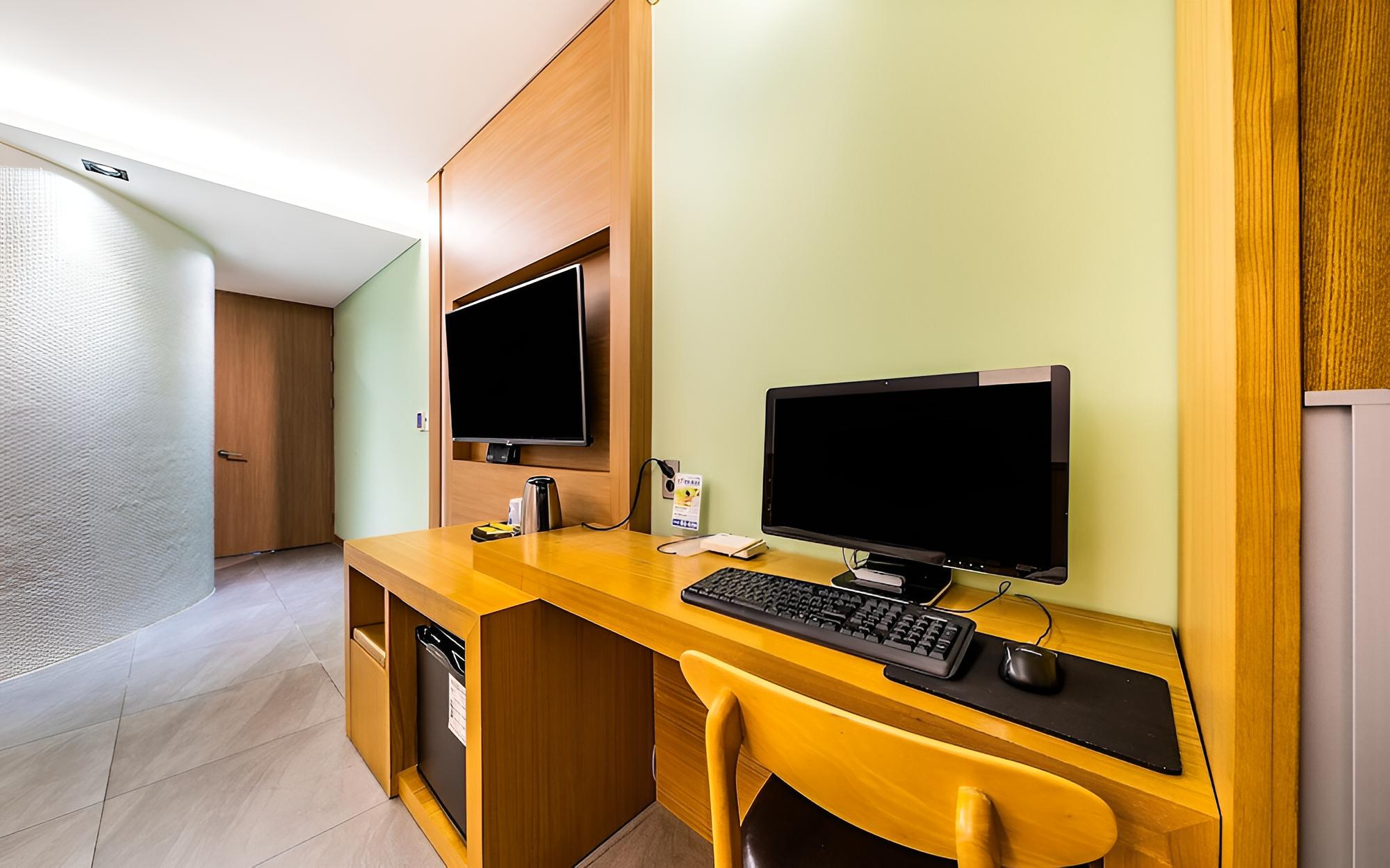 Incheon Ali Suite Hotel