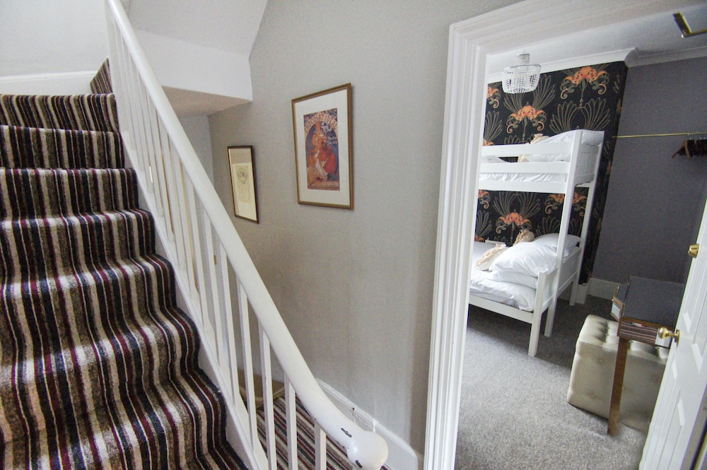 Chocolate Box Central by Brighton Holiday Lets view 4
