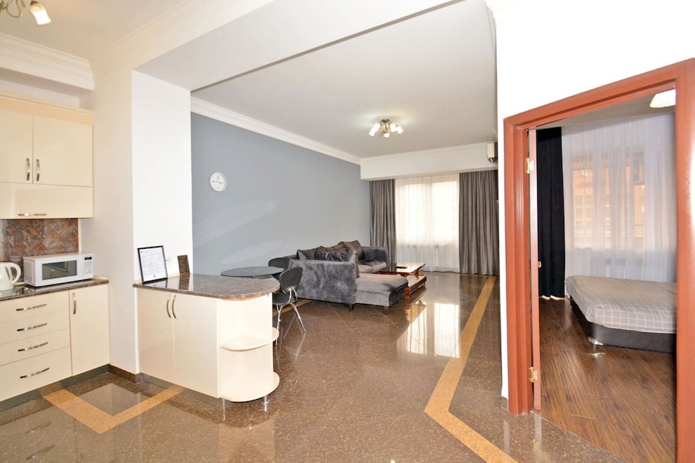 Apartments by Luxe Group BU944