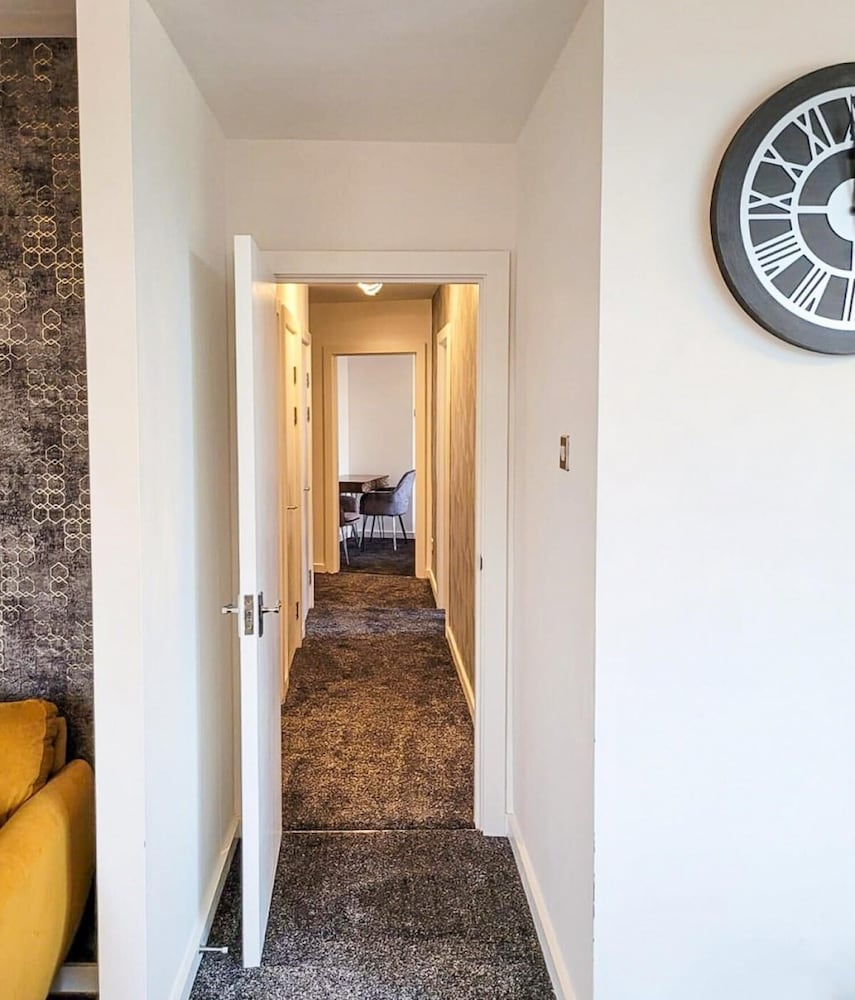 Luxury Apartment Canal View Castlefield - Parking view 5