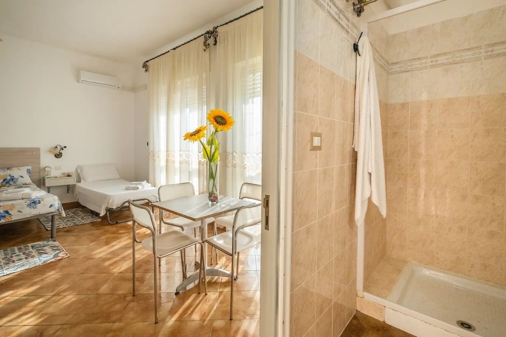 Room-abissi Room Vista Mare B&b Controve