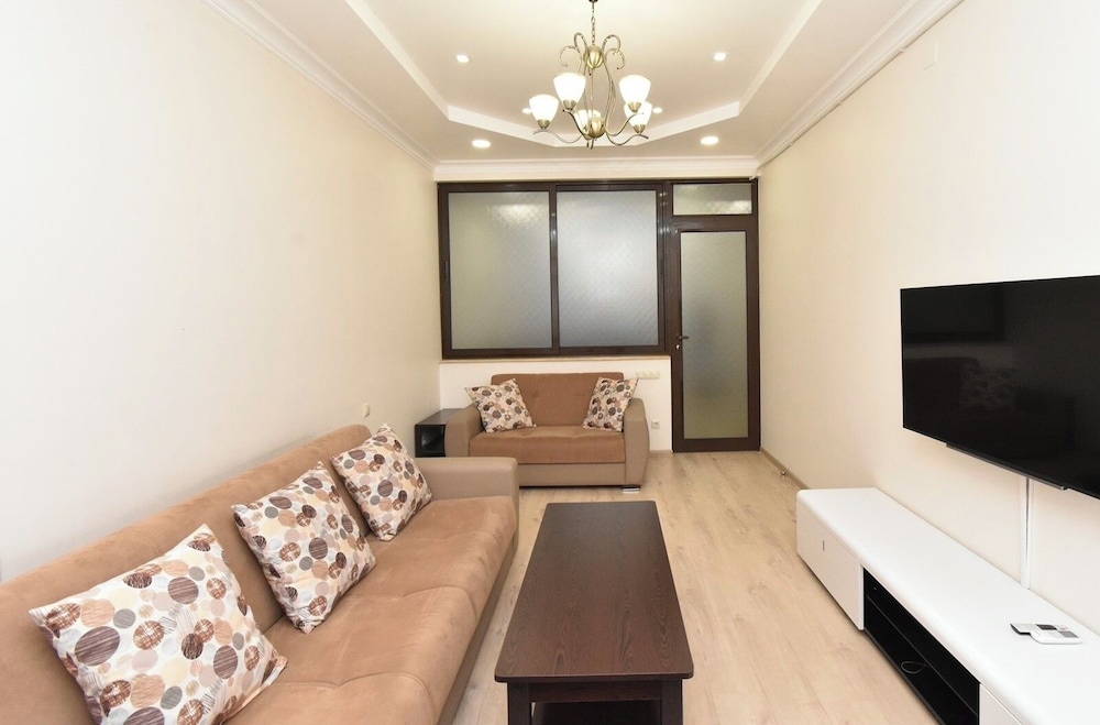 Apartment on Yekmalyan street