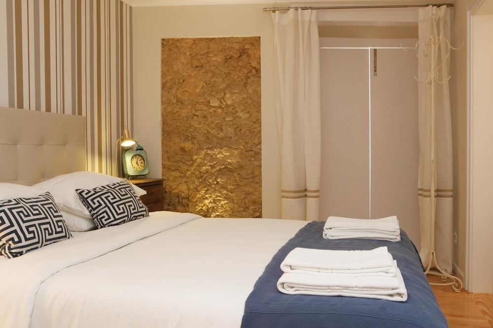 Flores Guest House