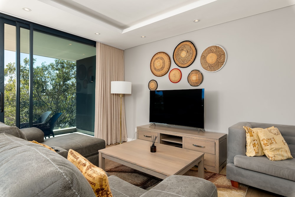 The Warwick 306 view 4