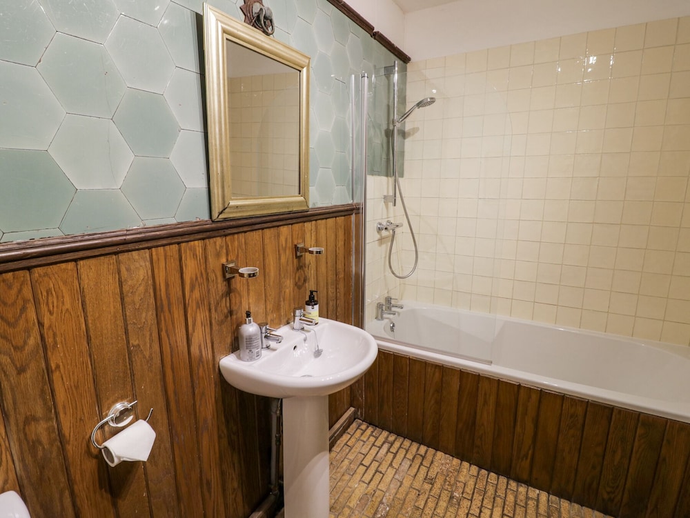 Chetwynd Lodge