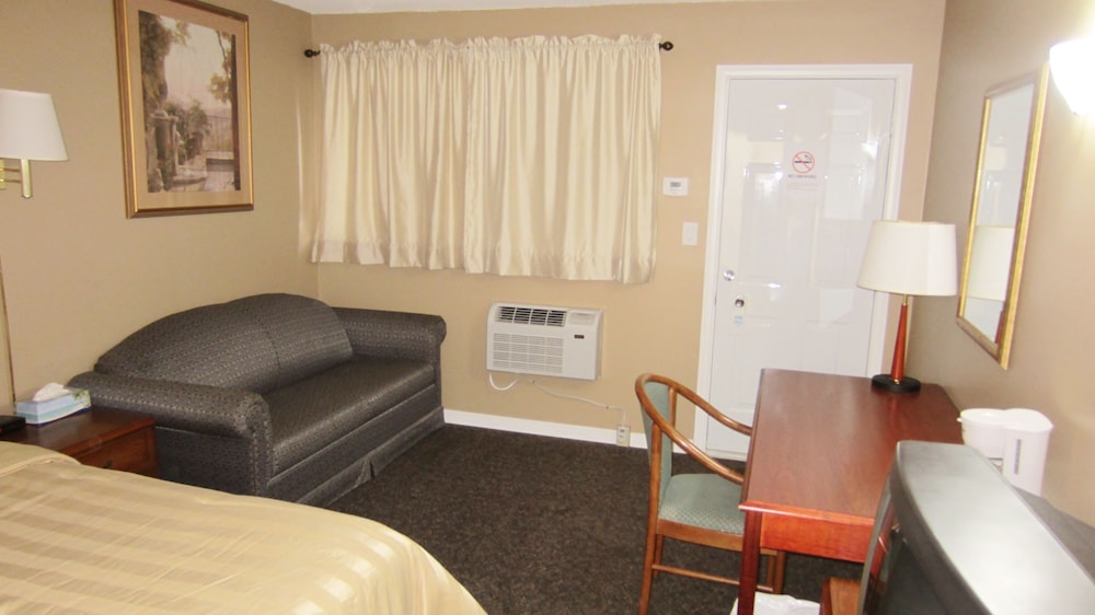 Village Inn & Suites