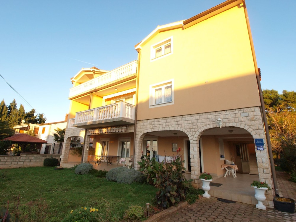 Apartment Anica 770