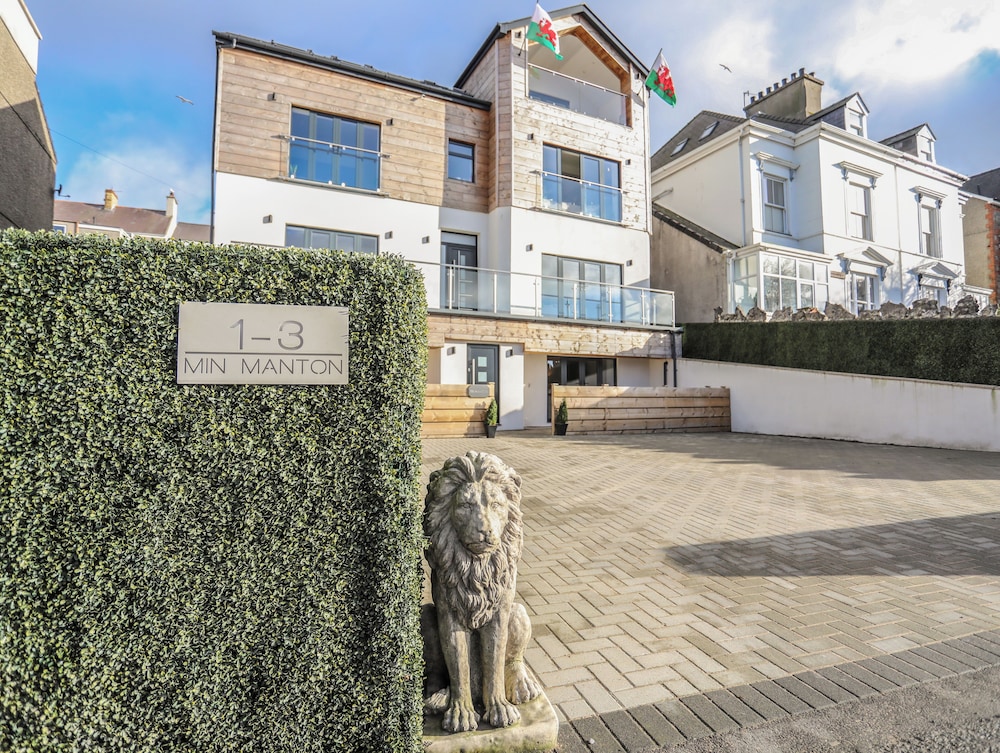 Bryn Min Manton Penthouse