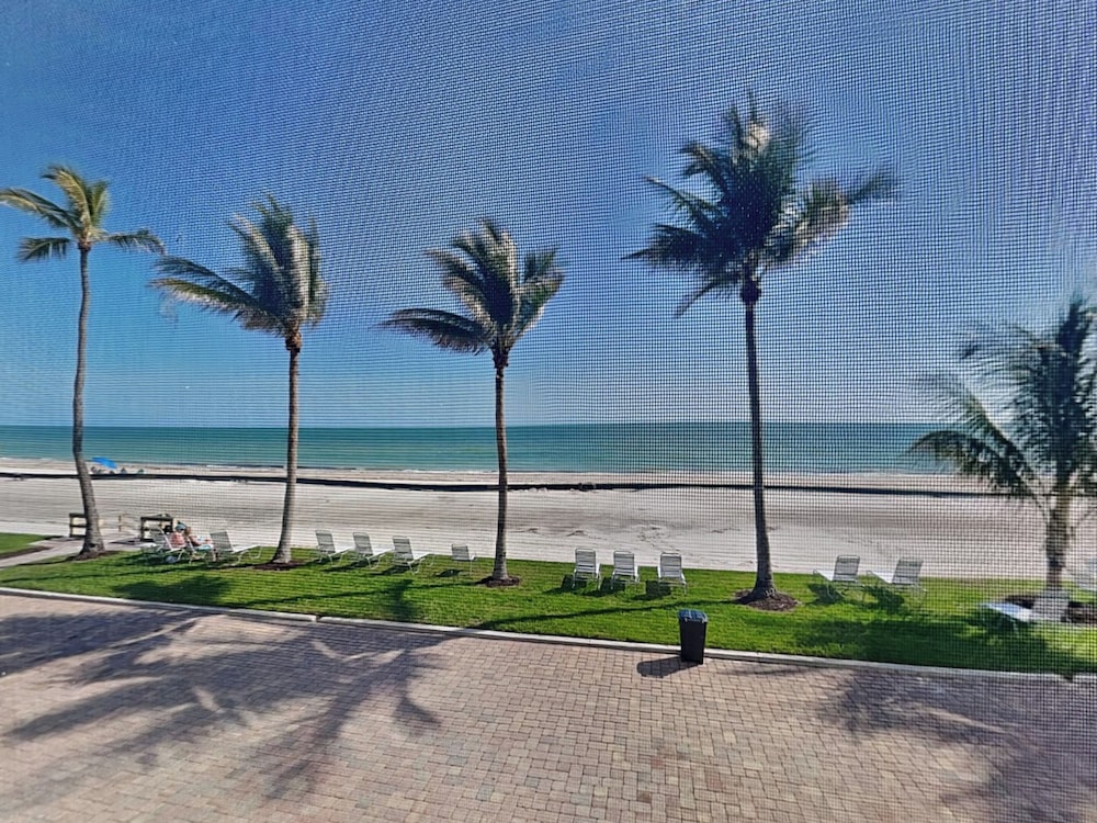 Seaside 1 by Distinctive Beach Rentals
