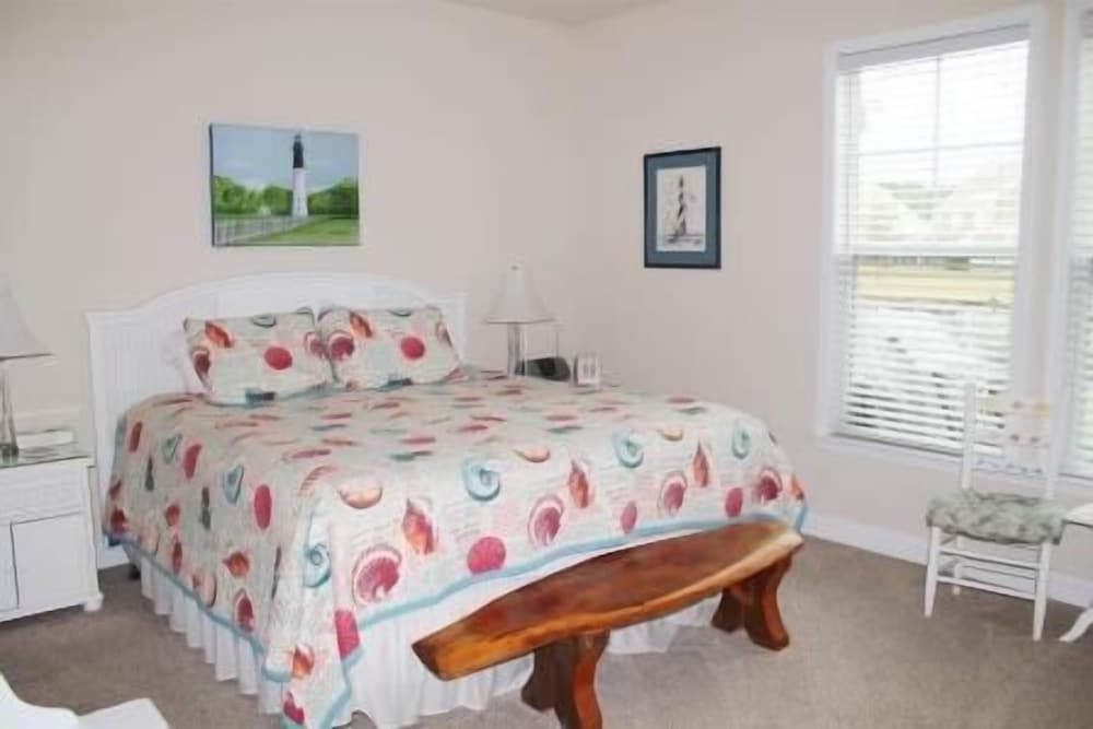 4604 Bay Village