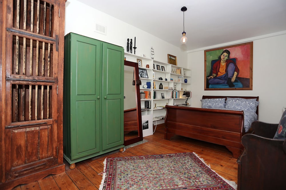 Stay Retro in Soho
