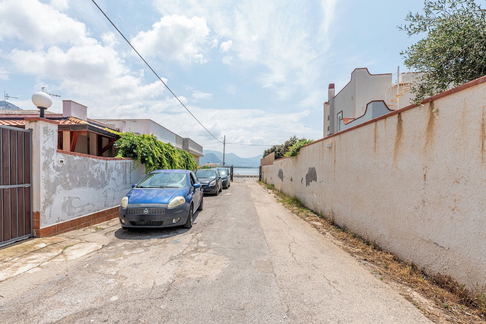 Isola delle Femmine Apartments by Wonderful Italy