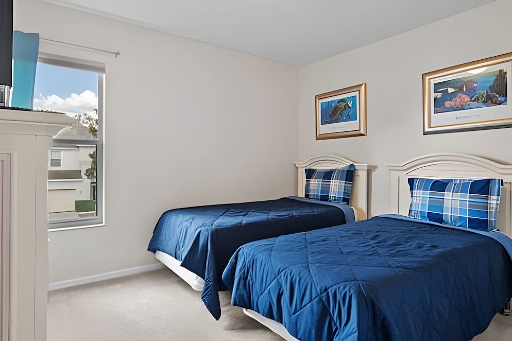 Windsor Hills 5BR 5min to Disney + Pool
