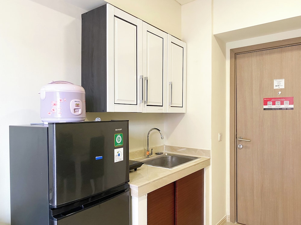Homey And Warm 2Br At Meikarta Apartment