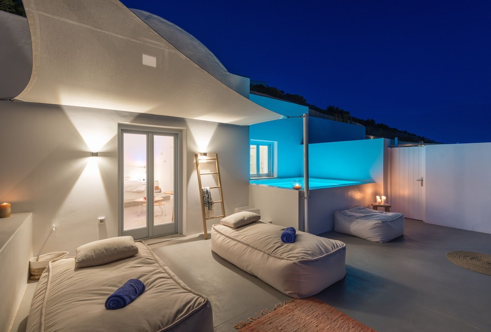 Santorini Heights